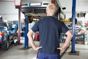 Dalbakk Bil i Kongsvinger reparerer de fleste typer bilskader. Alt fra riper og små bulker til større skader på karosseriet.